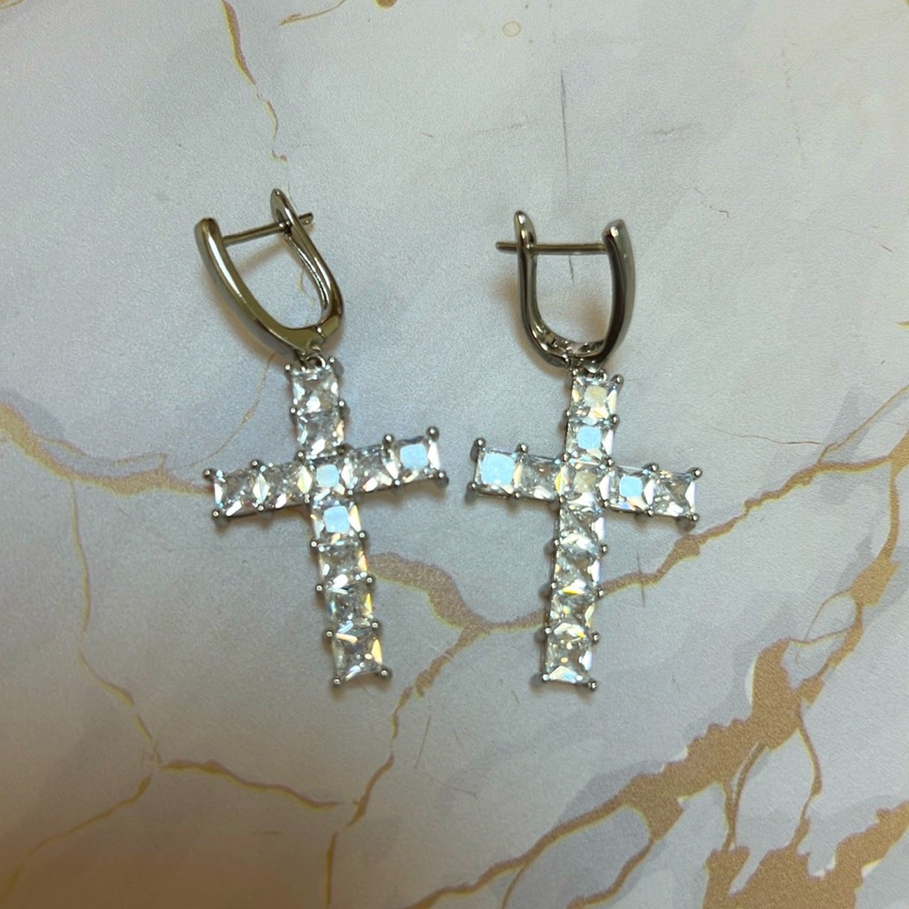 Sparkling crystal earrings